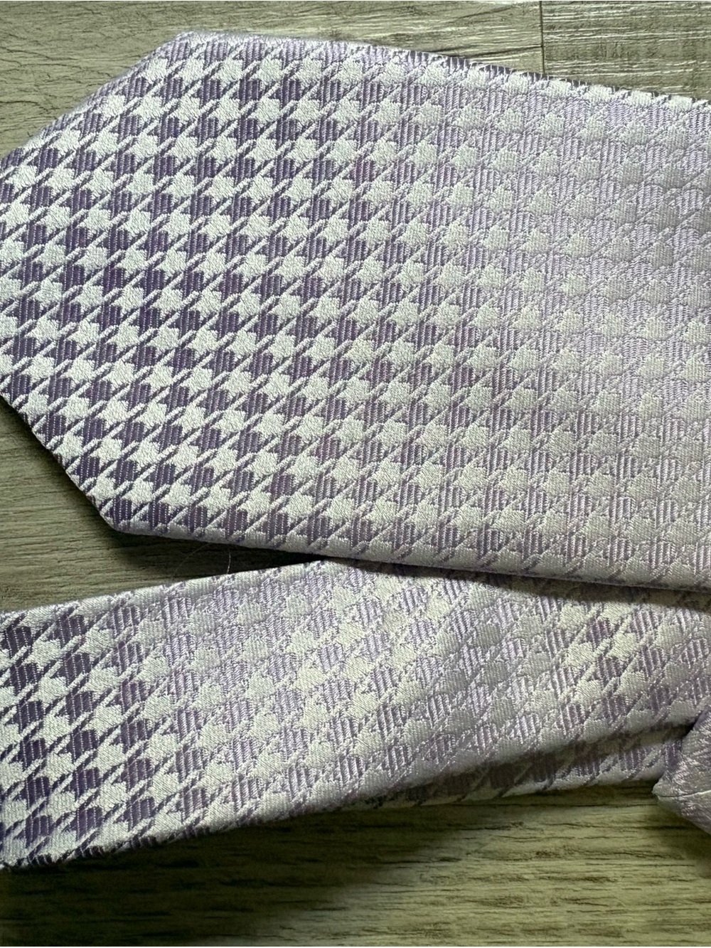 Lavender Houndstooth Silk-Feel Tie - Men's Formal Accessory
